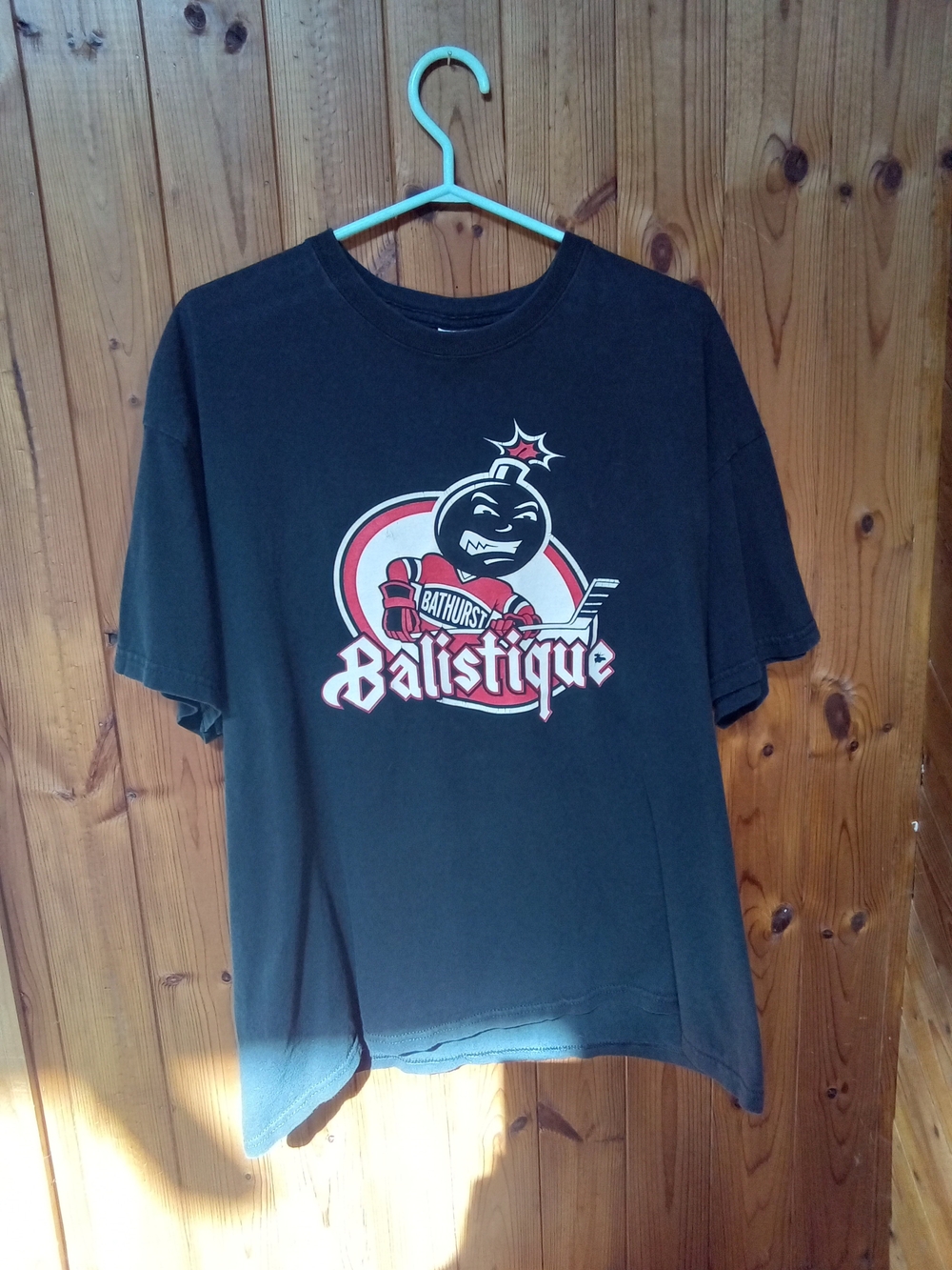 Gildan Xl. Bathurst Balistique Beer League Hockey Tshirt.